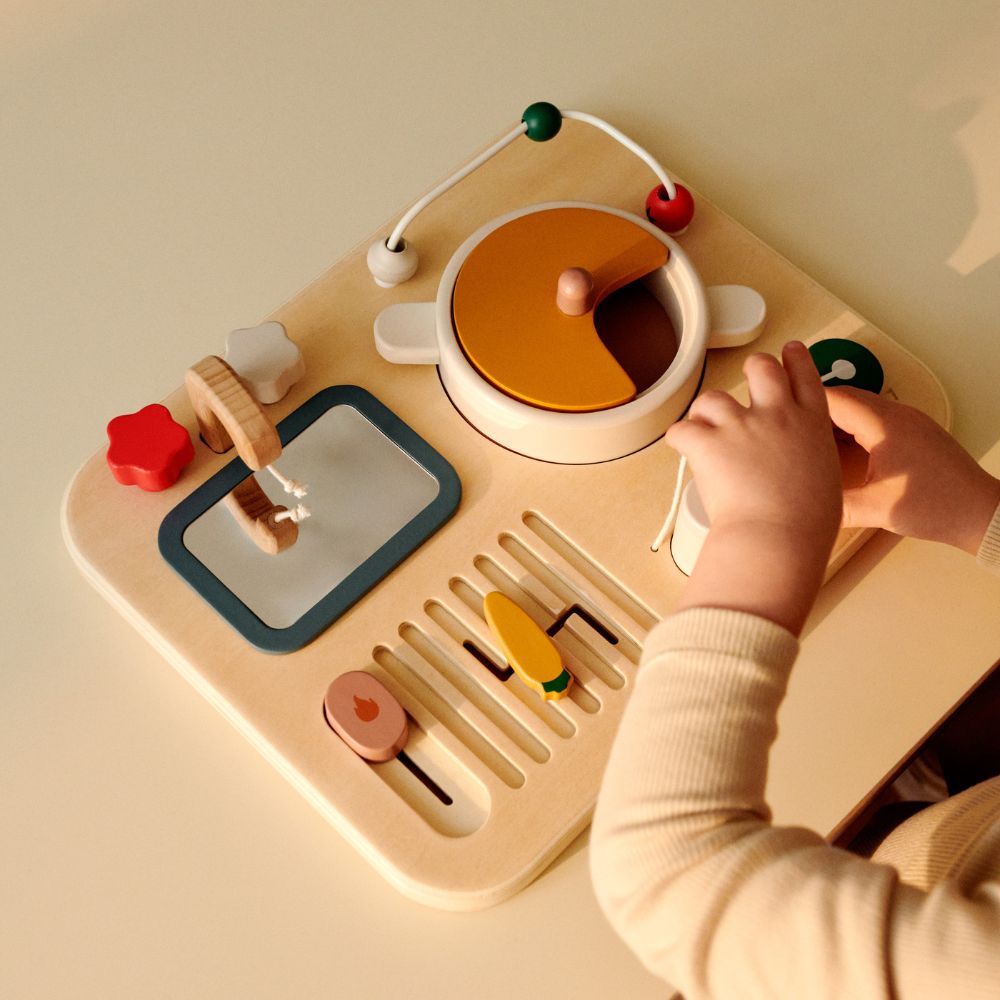 Liewood Tablica edukacyjna dla niemowląt Little Chef Magnus Sandy multi mix