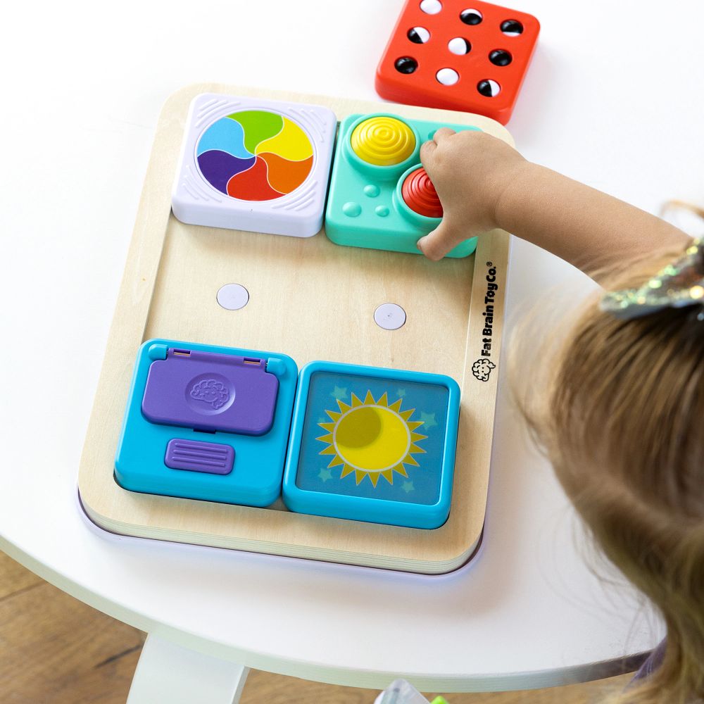 Fat Brain Toys PlayTab Sensoryczne Kwadraty. Zestaw 4 z Kołem Zębatym