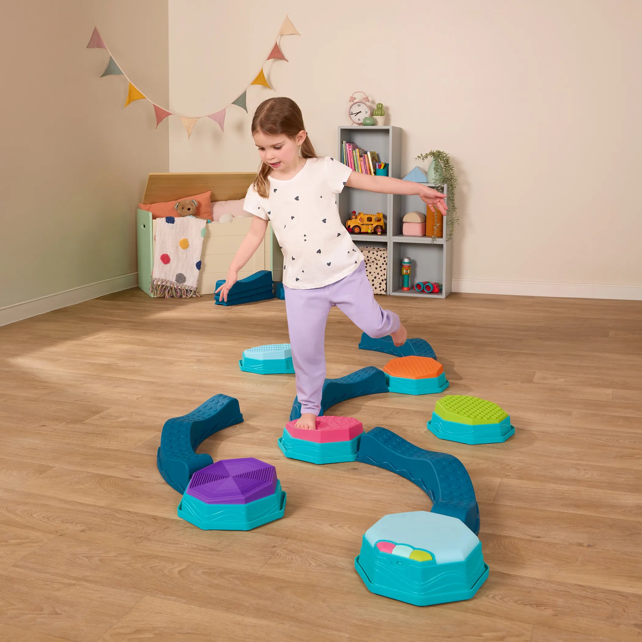 B.Toys Ścieżka sensoryczna z efektami muzycznymi i polami sensorycznymi Balance & Groove Set