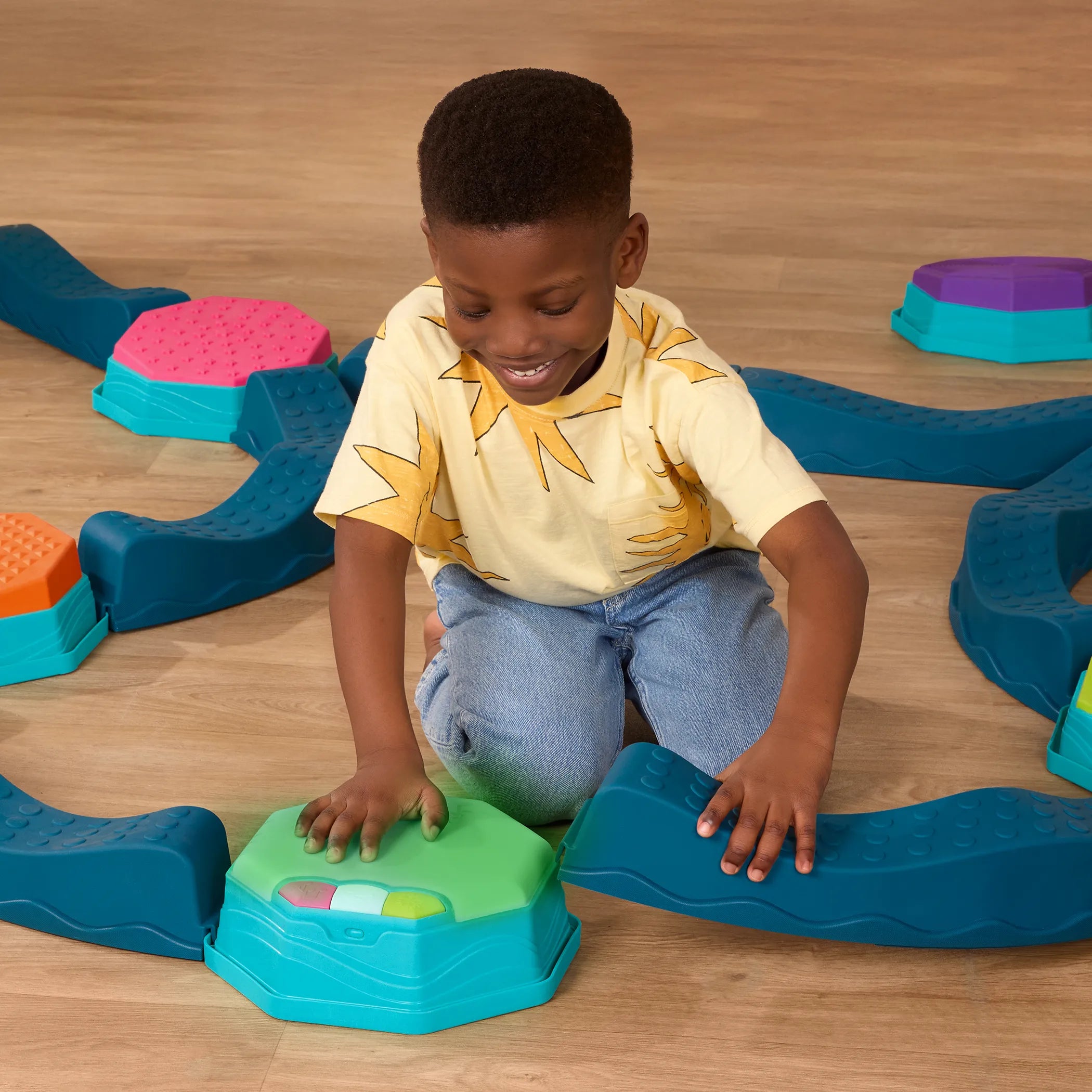 B.Toys Ścieżka sensoryczna z efektami muzycznymi i polami sensorycznymi Balance & Groove Set