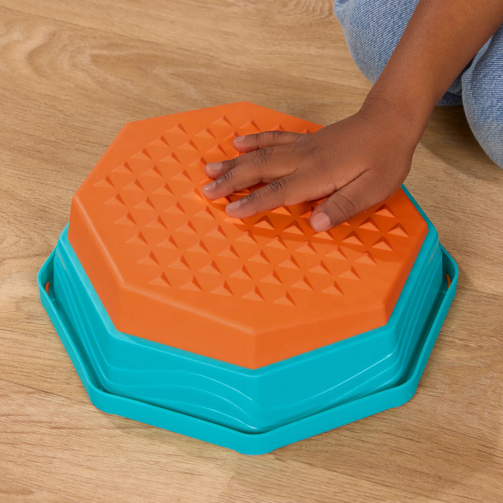 B.Toys Ścieżka sensoryczna z efektami muzycznymi i polami sensorycznymi Balance & Groove Set