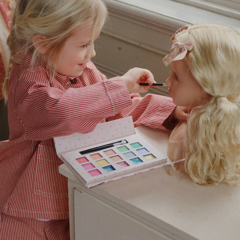 Konges Slojd salon piękności Lili make up salon