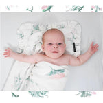 LullaLove Poduszka dla niemowlaka muślinowa z falbanką Zielnik róż