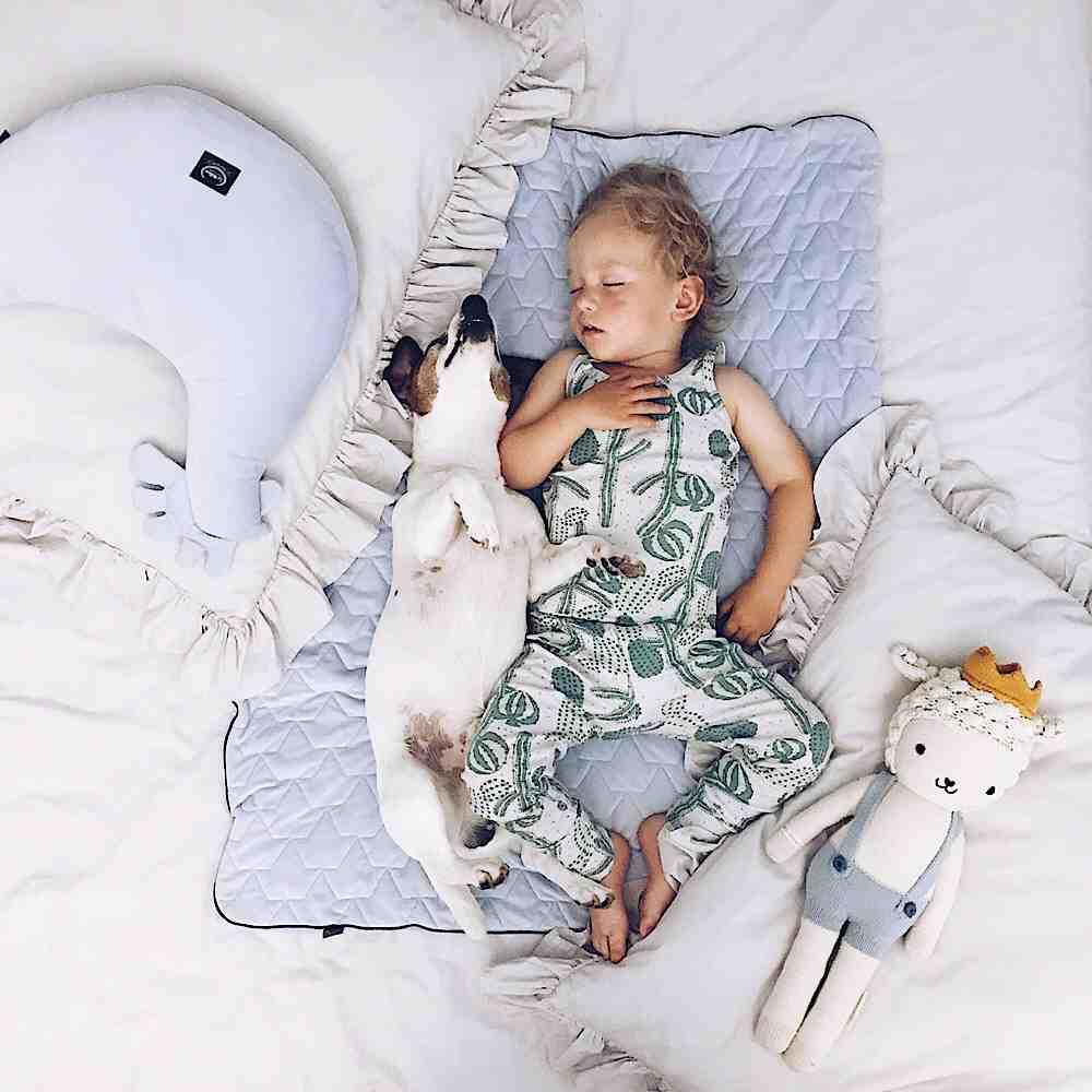 La Millou Kura Babci Dany Poduszka do karmienia Velvet Colection Khaki