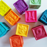 B.Toys Miękkie klocki edukacyjne mały zestaw 10 klocków - 4kidspoint.pl