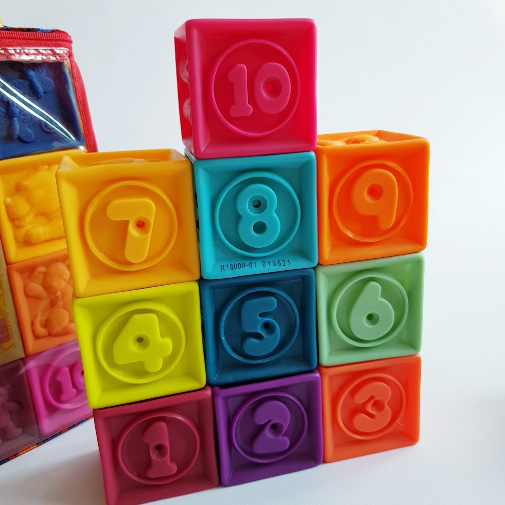 B.Toys Miękkie klocki edukacyjne mały zestaw 10 klocków - 4kidspoint.pl