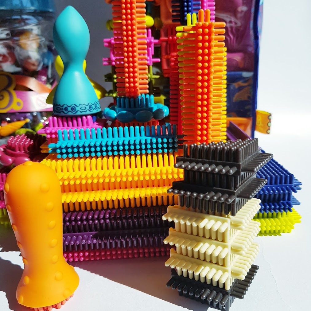 B.Toys Klocki jeżyki konstrukcyjne w słoju 68 elem. - 4kidspoint.pl
