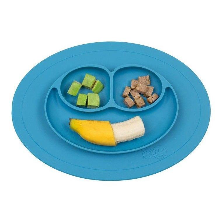 EZPZ Silikonowy talerzyk niebieski z podkładką mały 2w1 Mini Mat - 4kidspoint.pl