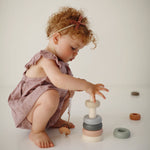 Mushie piramidka sensoryczna Rustic - 4kidspoint.pl