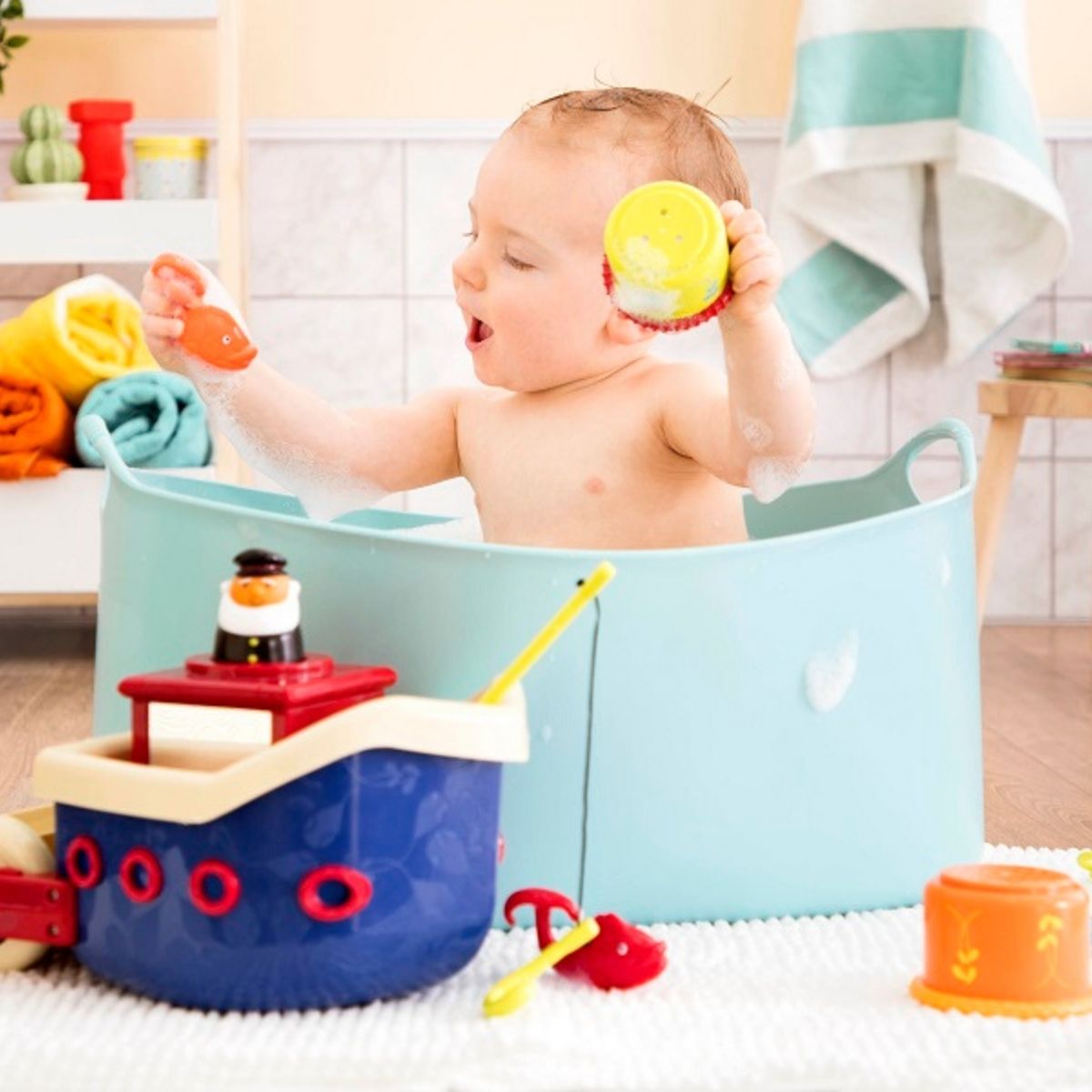 B. Toys Statek z akcesoriami Fish & Splish zabawka do kąpieli - 4kidspoint.pl