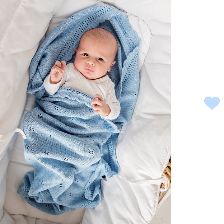 Lullalove Kocyk dla niemowląt ażurowy daisy błękit 80 x 100 cm