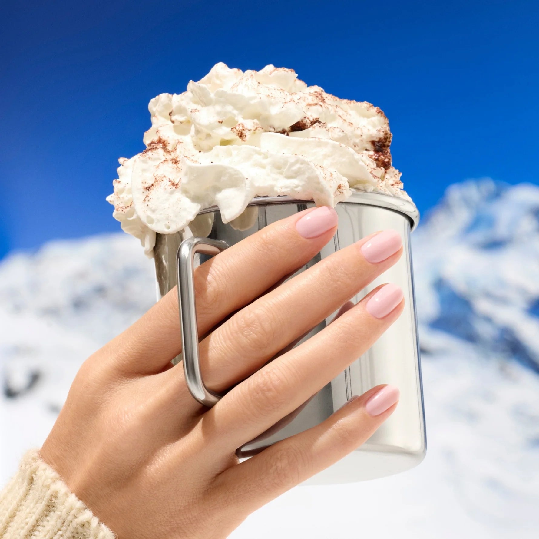 Manucurist Lakier do paznokci z serii Green™ Milky Pink