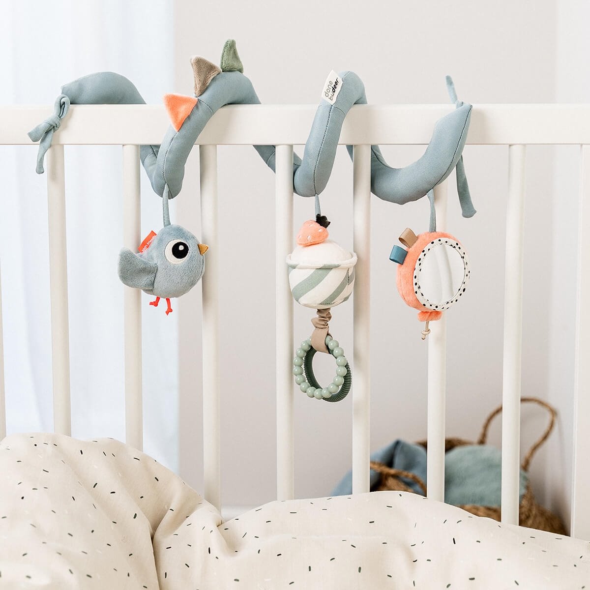 Done by Deer Zawieszka do Wózka Spirala Sensoryczna Fote