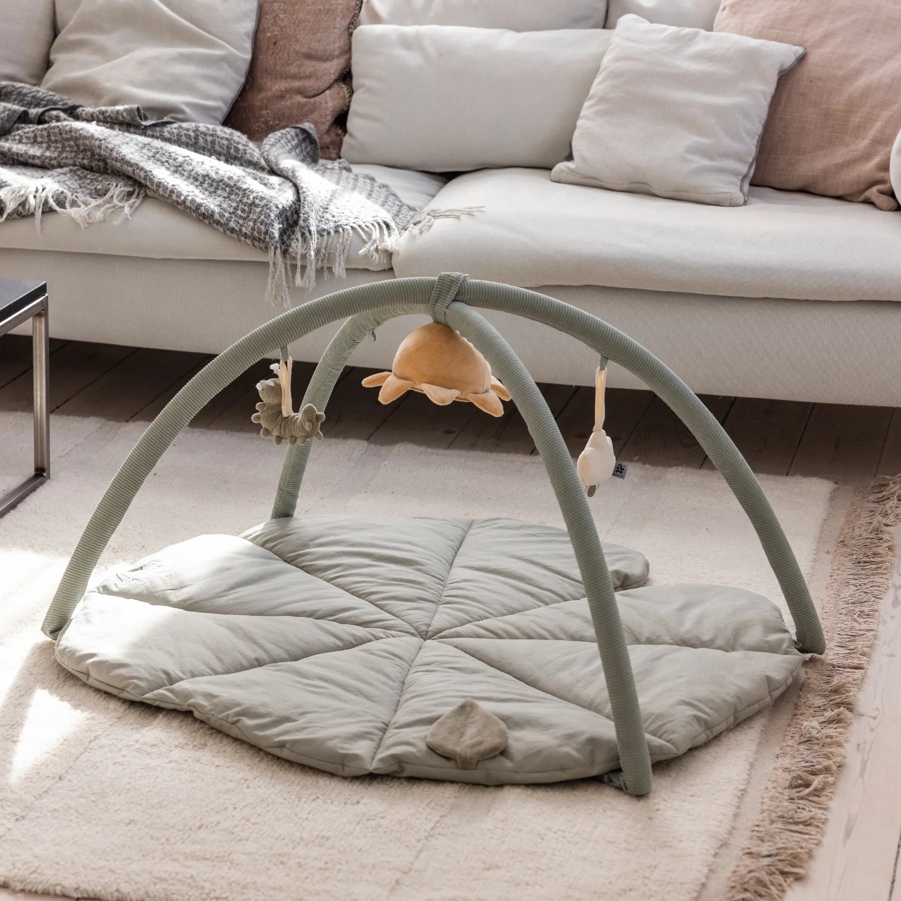 Sebra Mata edukacyjna dla niemowlaka z pałąkiem Woodland