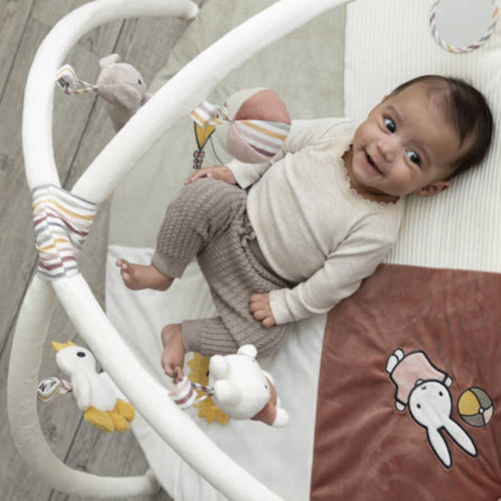 Miffy Tiamo Mata edukacyjna dla niemowląt z pałąkiem Fluffy Pink