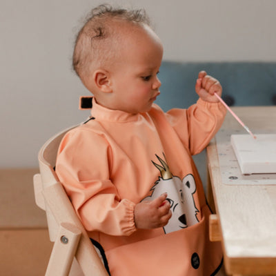 Baby Livia Śliniak z rękawami Peach Miś