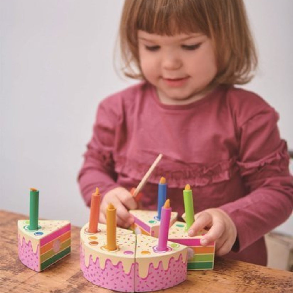 Tender Leaf Toys Tęczowy drewniany tort urodzinowy
