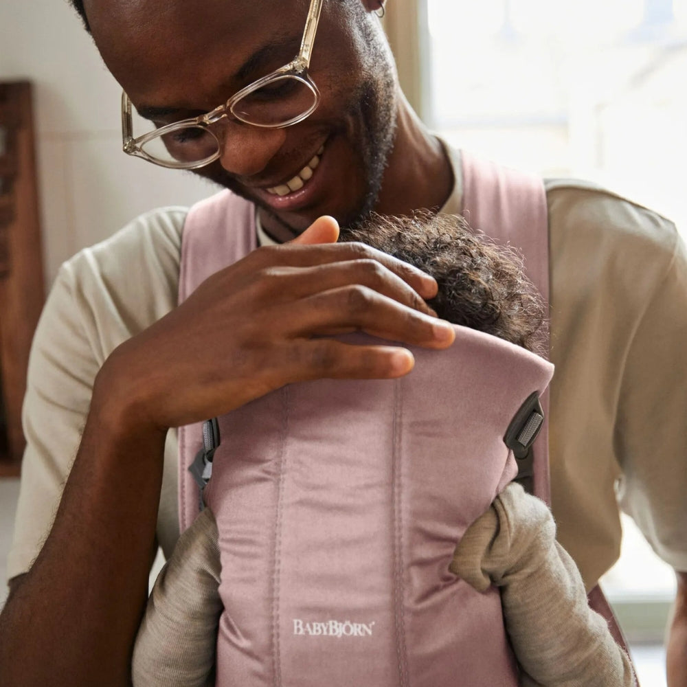 BABYBJORN Nosidełko dla niemowlaka MINI Woven Dusty pink