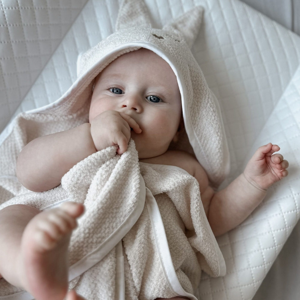 YOSOY Bambusowy ręcznik dla niemowlaka z kapturkiem kremowy 100x100 cm