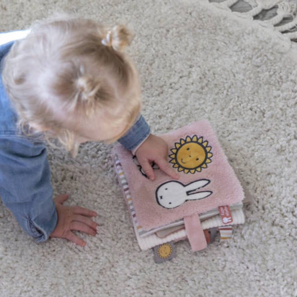 Miffy Tiamo Duża książeczka sensoryczna Fluffy Pink