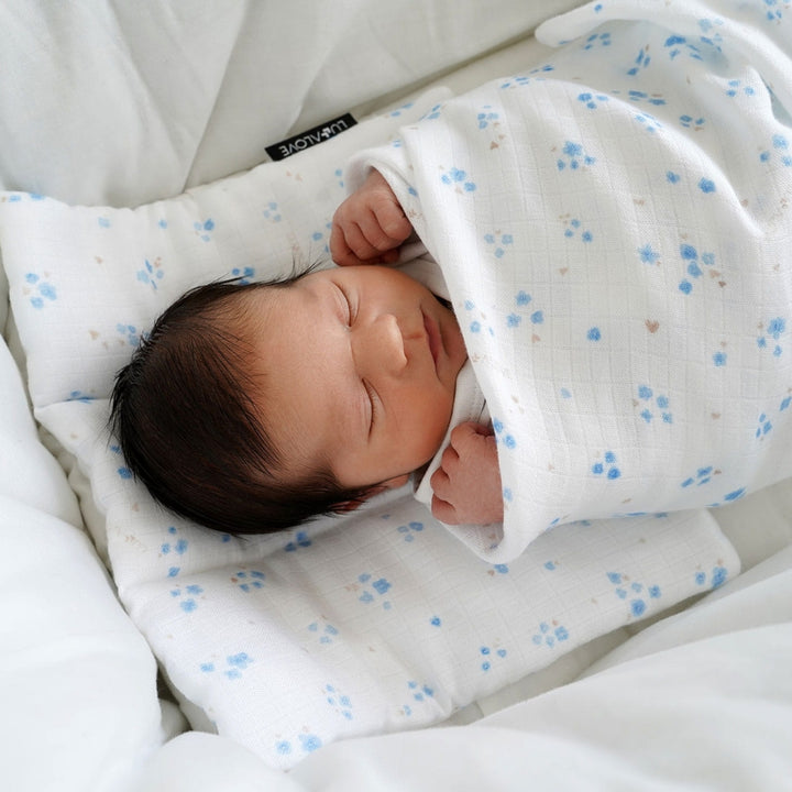 Lullalove Muślinowa poduszka dla niemowlaka Niezapominajki