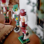 Bloomingville Dziadki do orzechów z drewna sosnowego Darren Deco Green 2 szt