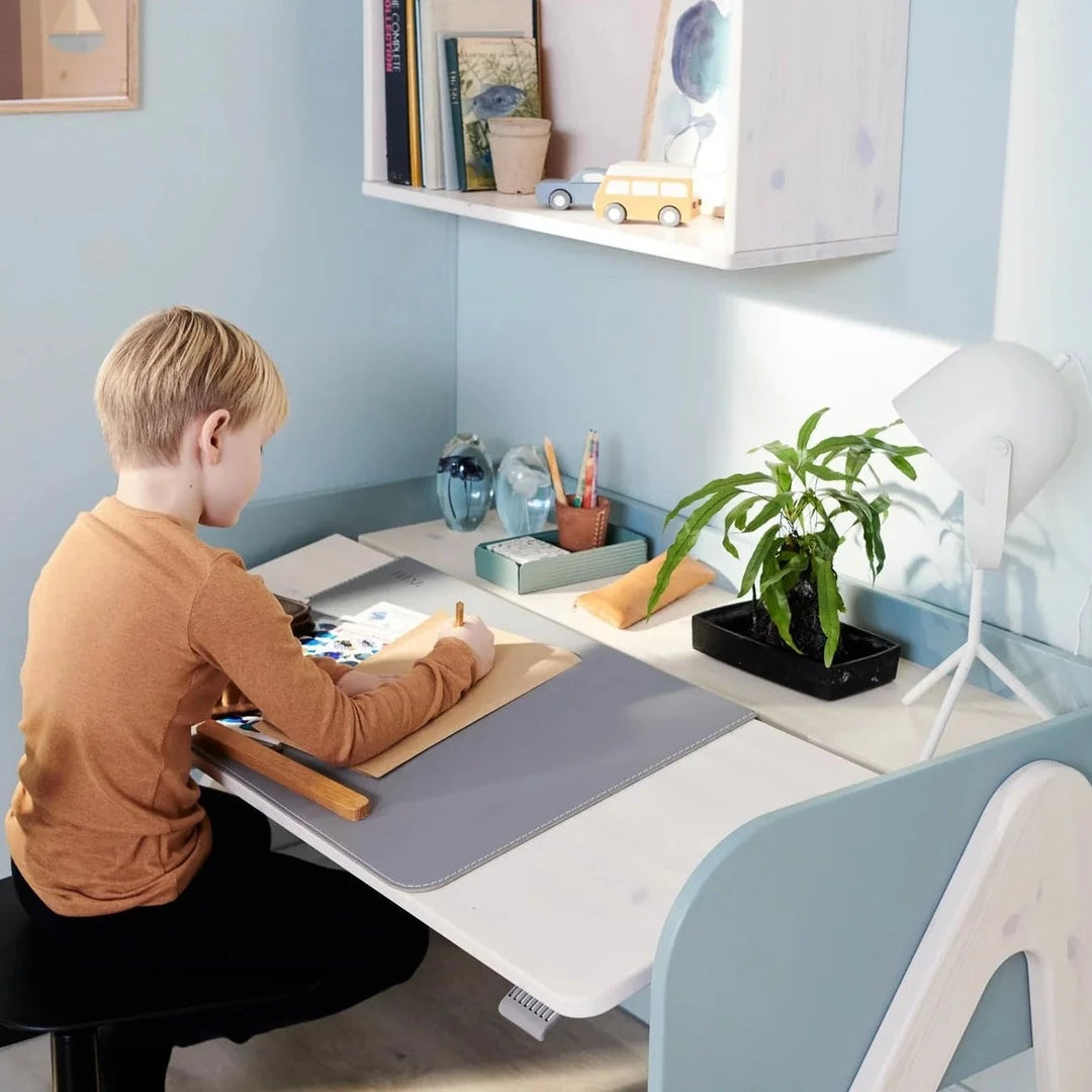 Flexa Ergonomiczne biurko dla dzieci Woody Light Teal White Washed Pine