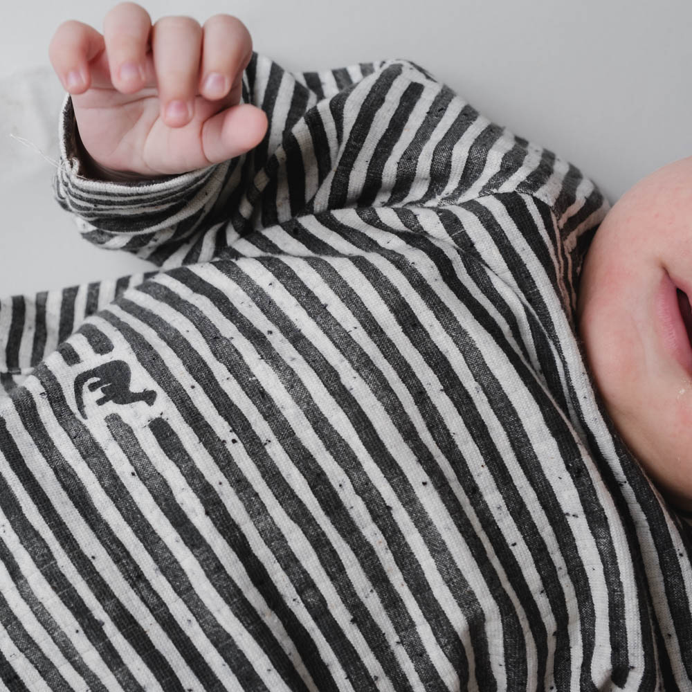 That’s Mine Koszulka dziecięca z długim rękawem Aksel Mono dino stripe