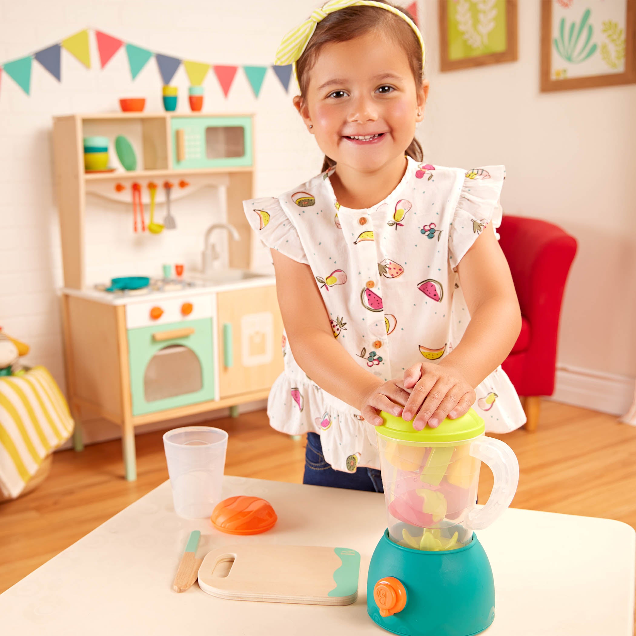 B.Toys Akcesoria do kuchni dla dzieci Mini Chef Fruity Smoothie Playset Blender z owocami i akcesoriami