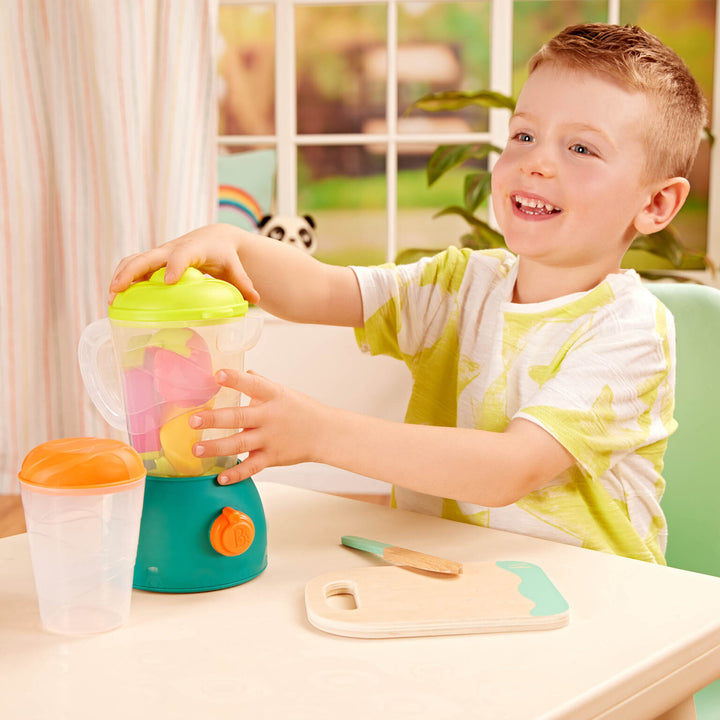 B.Toys Akcesoria do kuchni dla dzieci Mini Chef Fruity Smoothie Playset Blender z owocami i akcesoriami