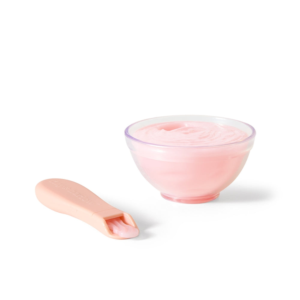 Tiny Harlow Zestaw do karmienia lalek Tiny Tummies miseczka i łyżeczka, Jogurt truskawkowy