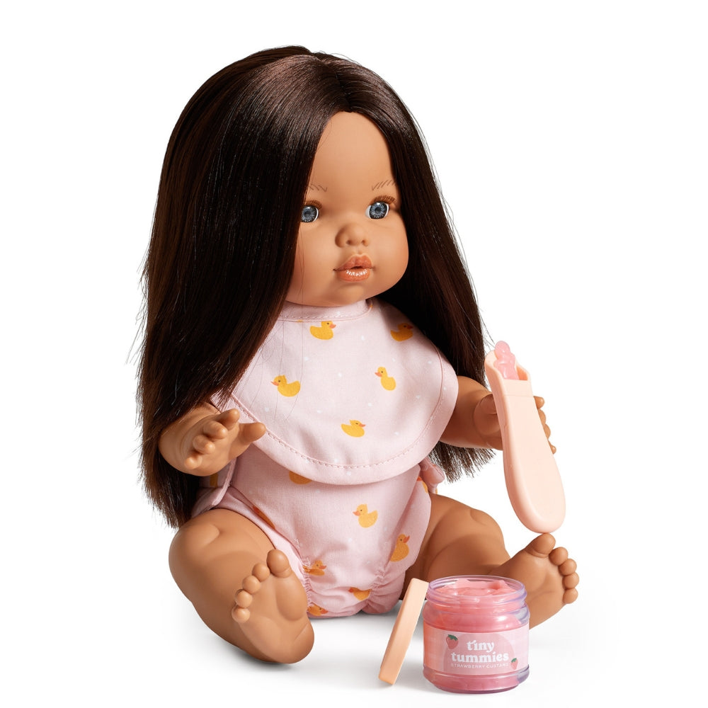 Tiny Harlow Zestaw do karmienia lalek Tiny Tummies miseczka i łyżeczka mus Truskawkowy