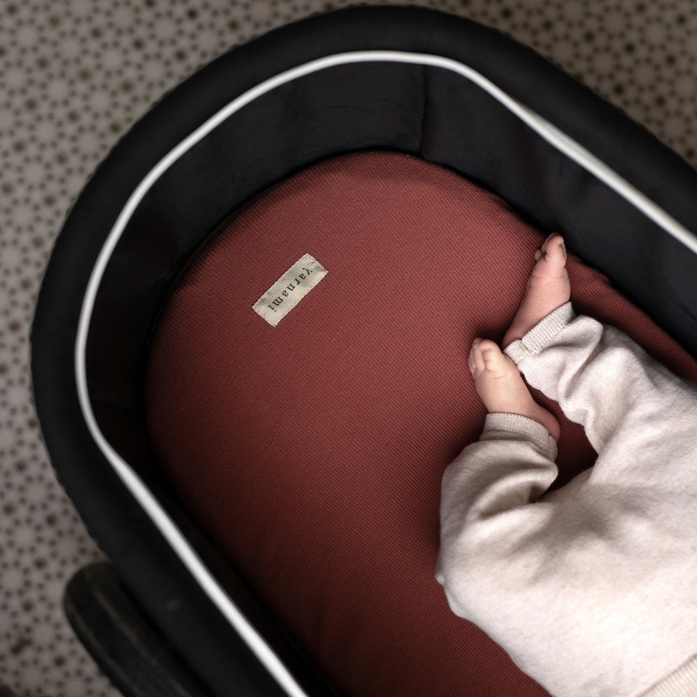 Yarnami by Poofi Prześcieradło do wózka 35x75cm bordowy