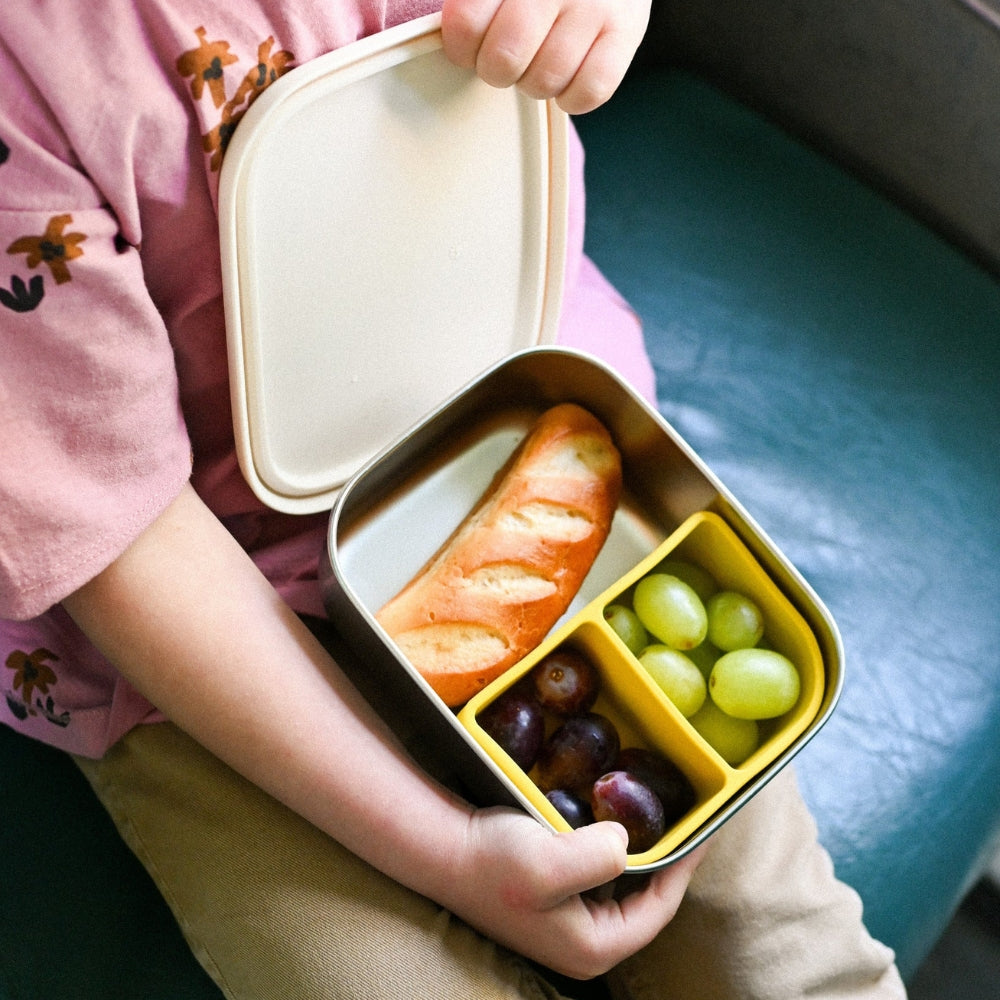 The Cotton Cloud Lunchbox dziecięcy ze stali nierdzewnej z wyjmowanymi przegrodami Funky Dogs