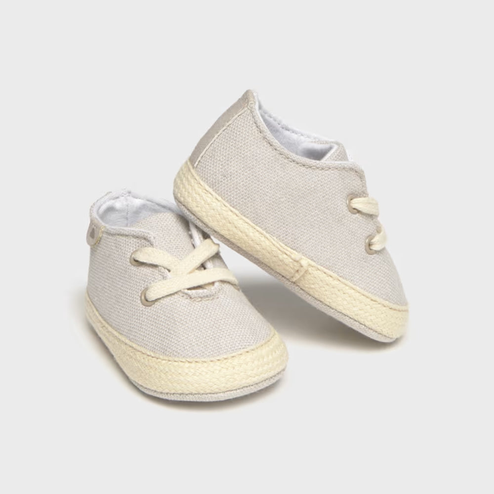 Mayoral Buty niechodki dla noworodka ze sznurowadłami Topo