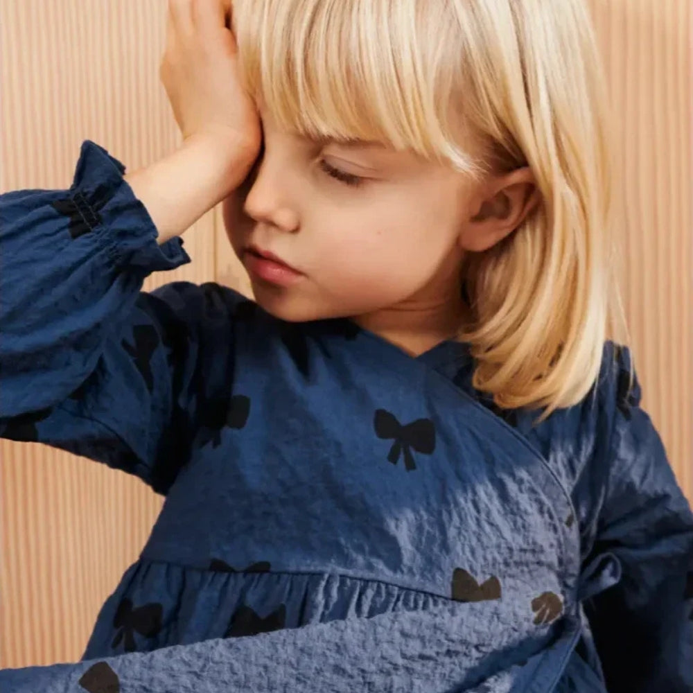 Liewood sukienka z falbanką dla dziewczynki Cleo Printed Bow / Indigo blue