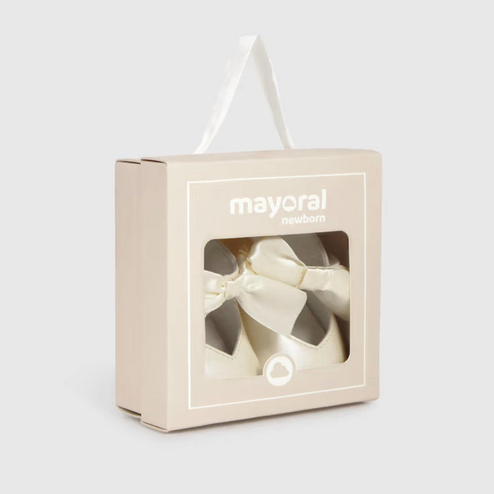 Mayoral Buty niechodki dla dziewczynki balerinki wizytowe z kokardką Ecru