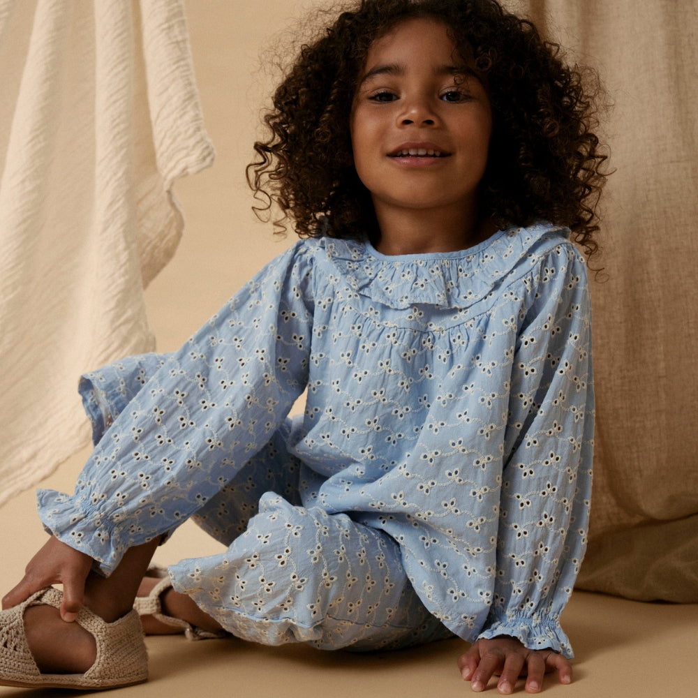Lil’ Atelier Bluzka dziecięca dla dziewczynki z falbanką Zen Blue NMFTESSIE