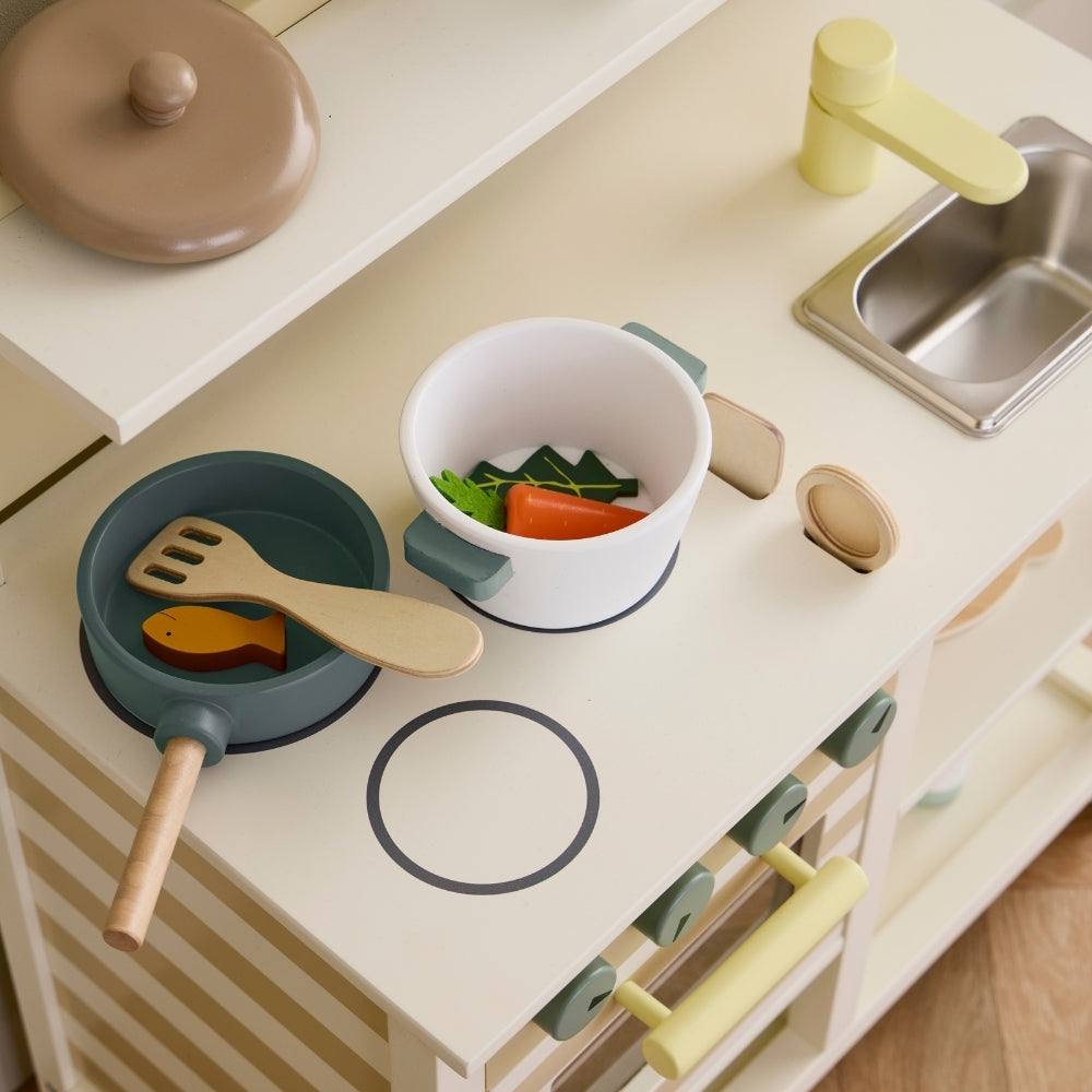 Kid’s Concept Drewniana kuchnia dla dzieci biała z akcesoriami