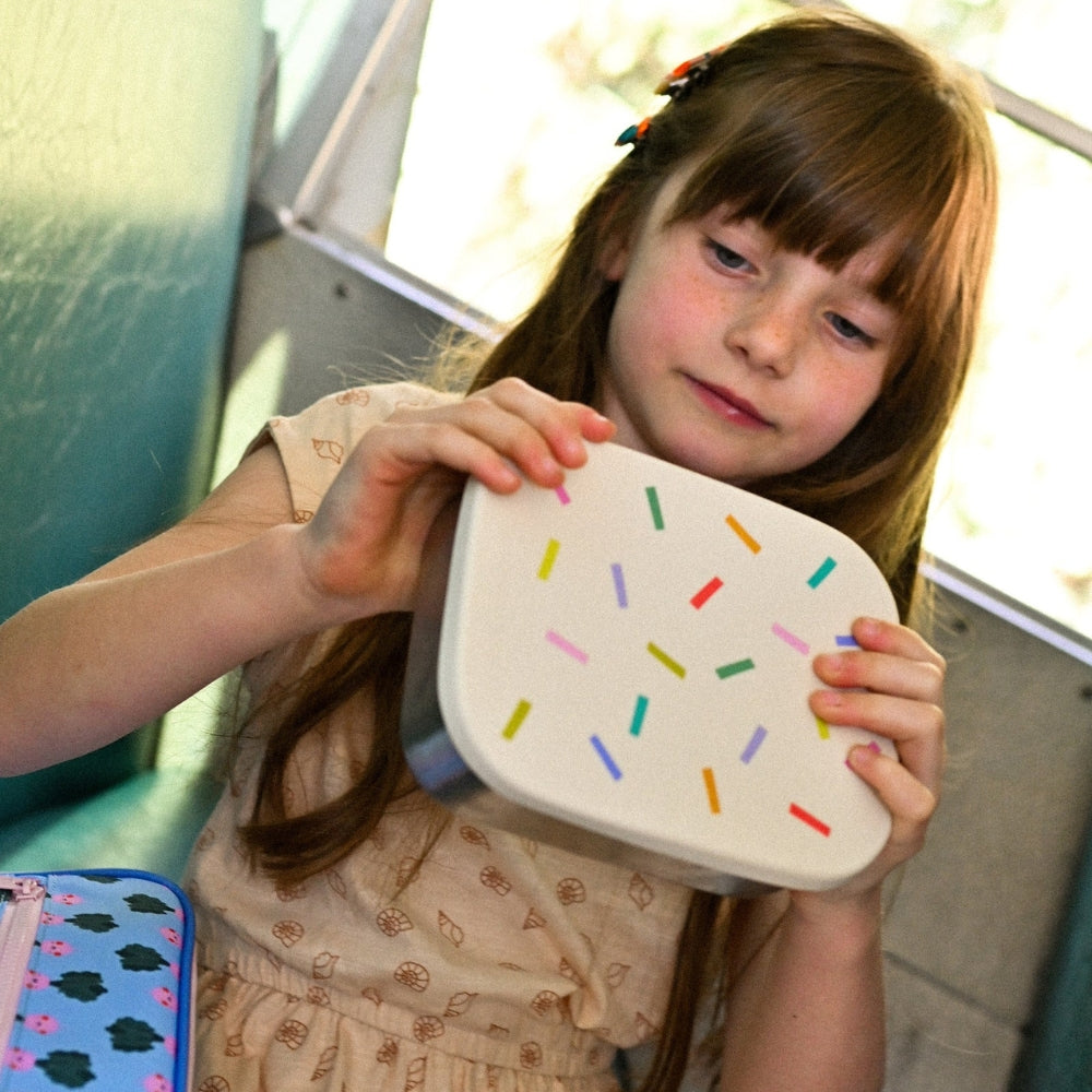 The Cotton Cloud Lunchbox dziecięcy ze stali nierdzewnej z wyjmowanymi przegrodami Confetti