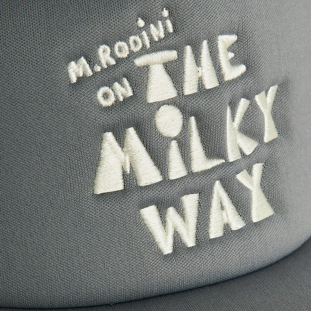 Mini Rodini Czapka dziecięca z daszkiem haftowana The milky way Grey