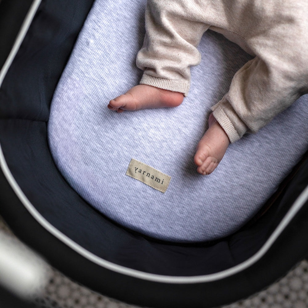 Yarnami by Poofi Prześcieradło do wózka 35x75cm Melanżowy szary