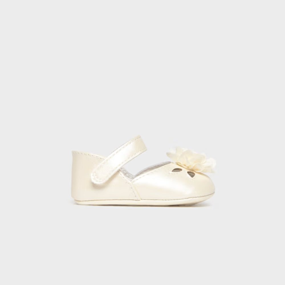 Mayoral Buty niechodki dla dziewczynki balerinki wizytowe z kwiatuszkiem Ecru