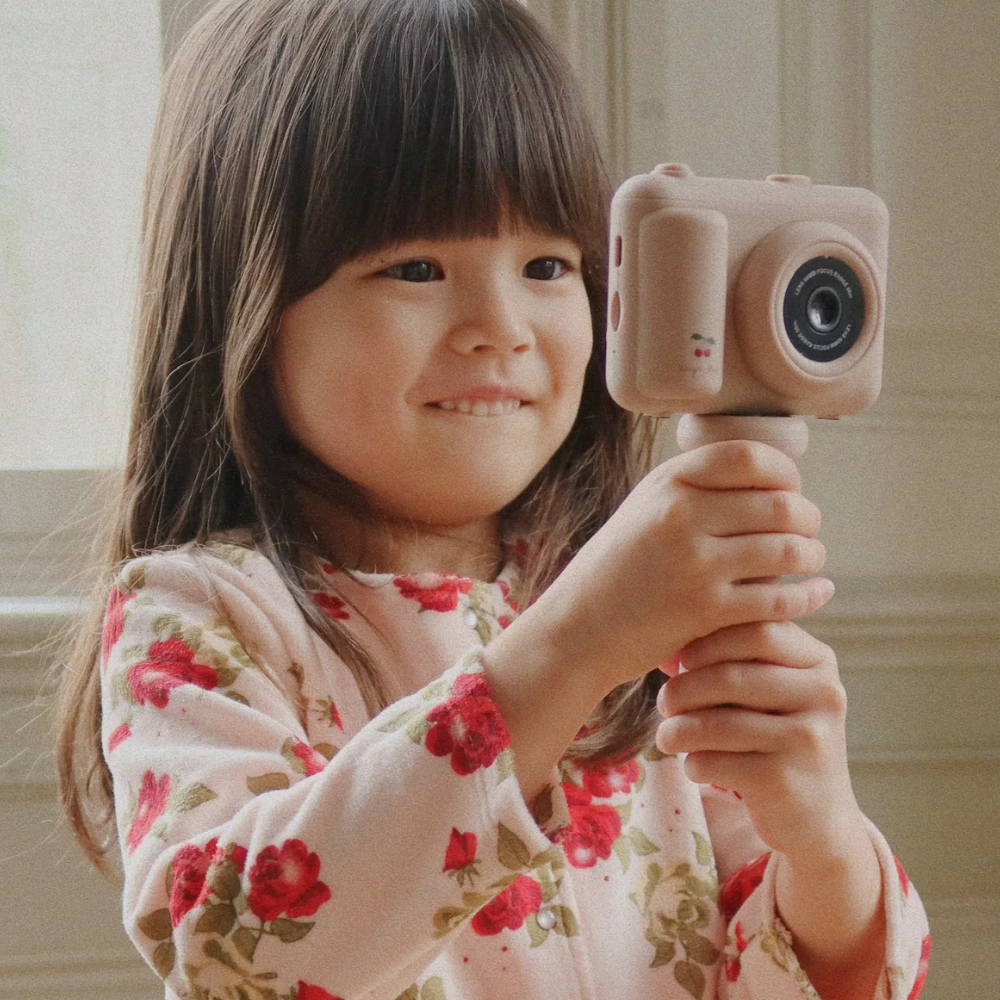 Konges Slojd Aparat My first camera Cherry