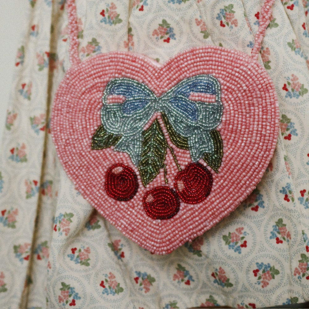 Konges Slojd Torebka Beaded dla dziewczynki w kształcie serca Amarena