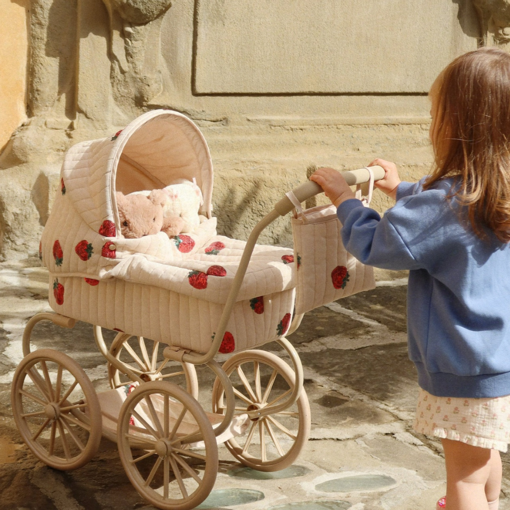 Konges Slojd Wózek dla lalek Minnie Tulle Strawberry