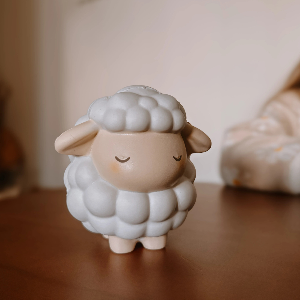 Mrs Ertha Miękka zabawka antystresowa owieczka Squichymals Wooly