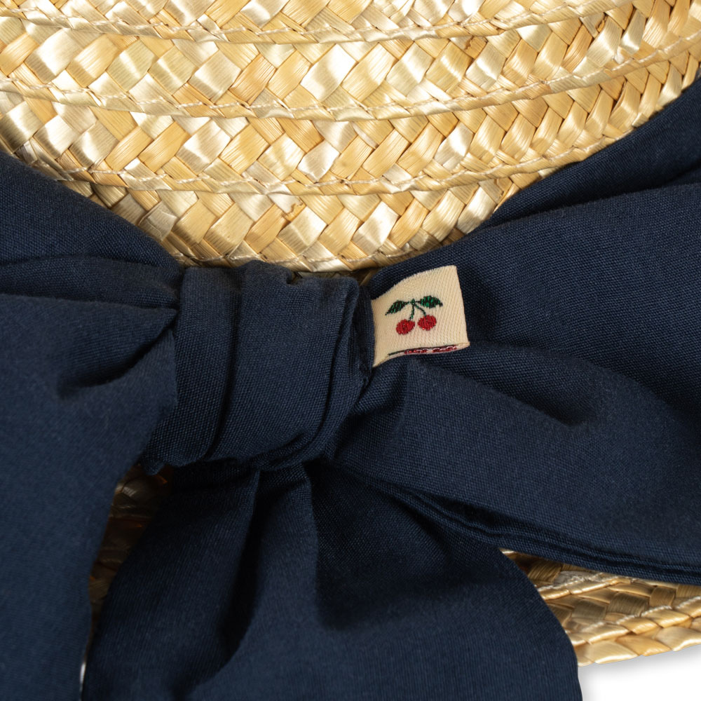 Konges Slojd Słomiany kapelusz z kokardą Allie Sailor Hat Navy blazer