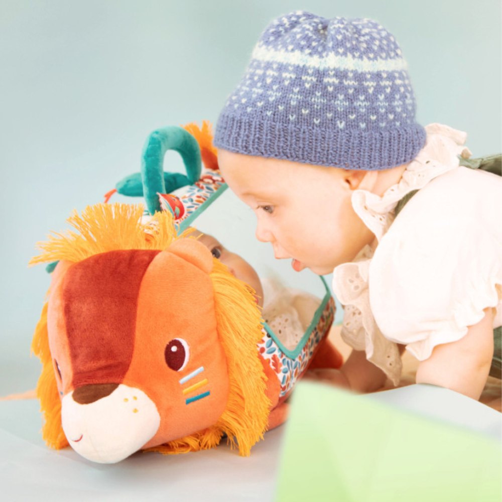 Lilliputiens Przytulanka dla niemowlaka wielofunkcyjny trójkąt z lusterkiem Lew Jack