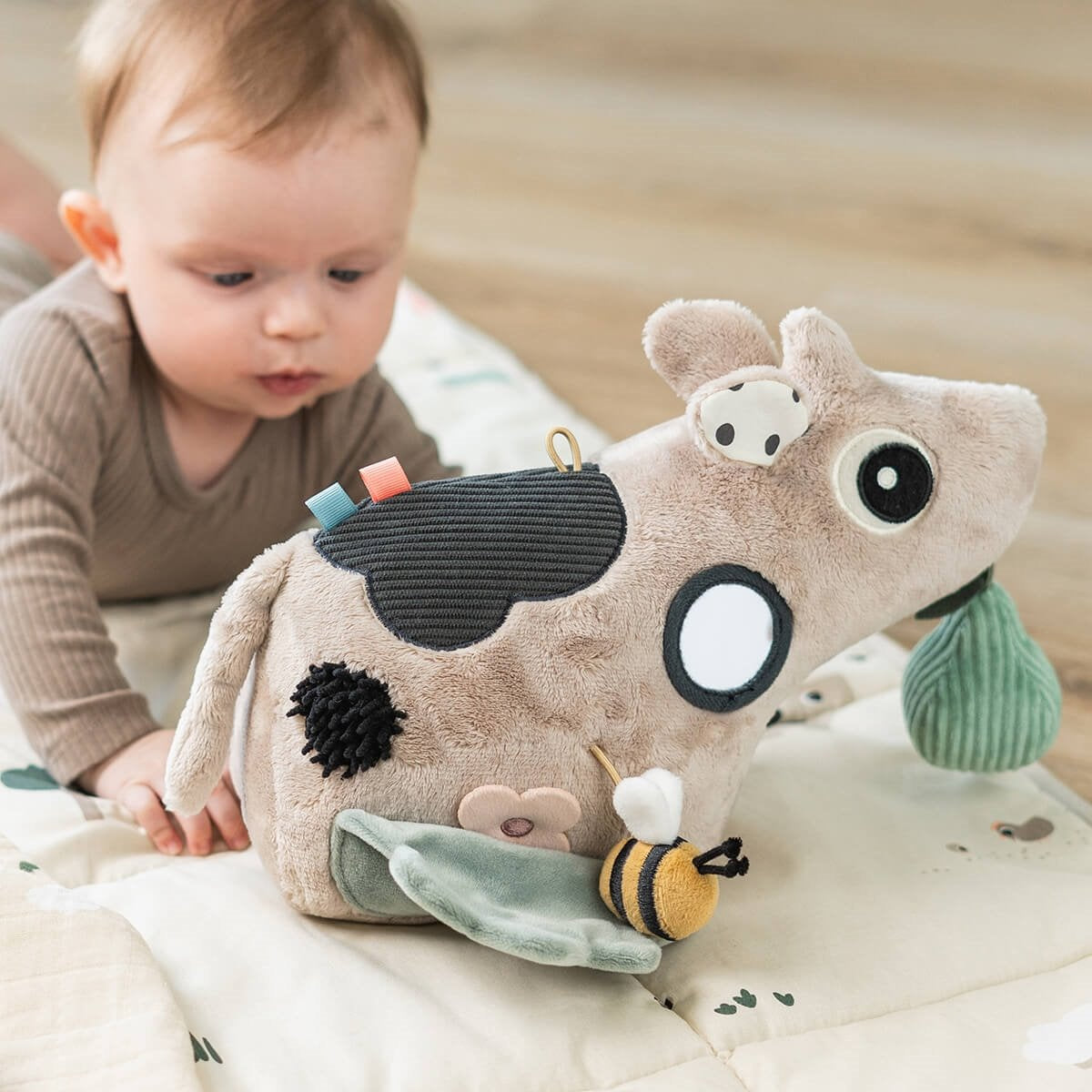 Done by Deer Lusterko Stojące dla niemowlaka Dotti Sand